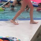 Trashy Lady Shaves Legs in Hotel Pool and Gives Zero F-cks