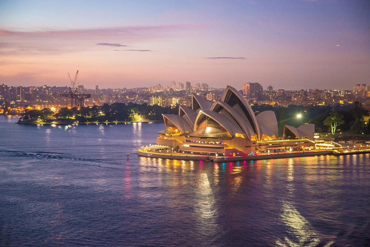 Australia wants Facebook held responsible for online comments