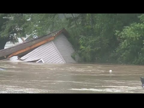 Flooding in Kentucky kills at least 8